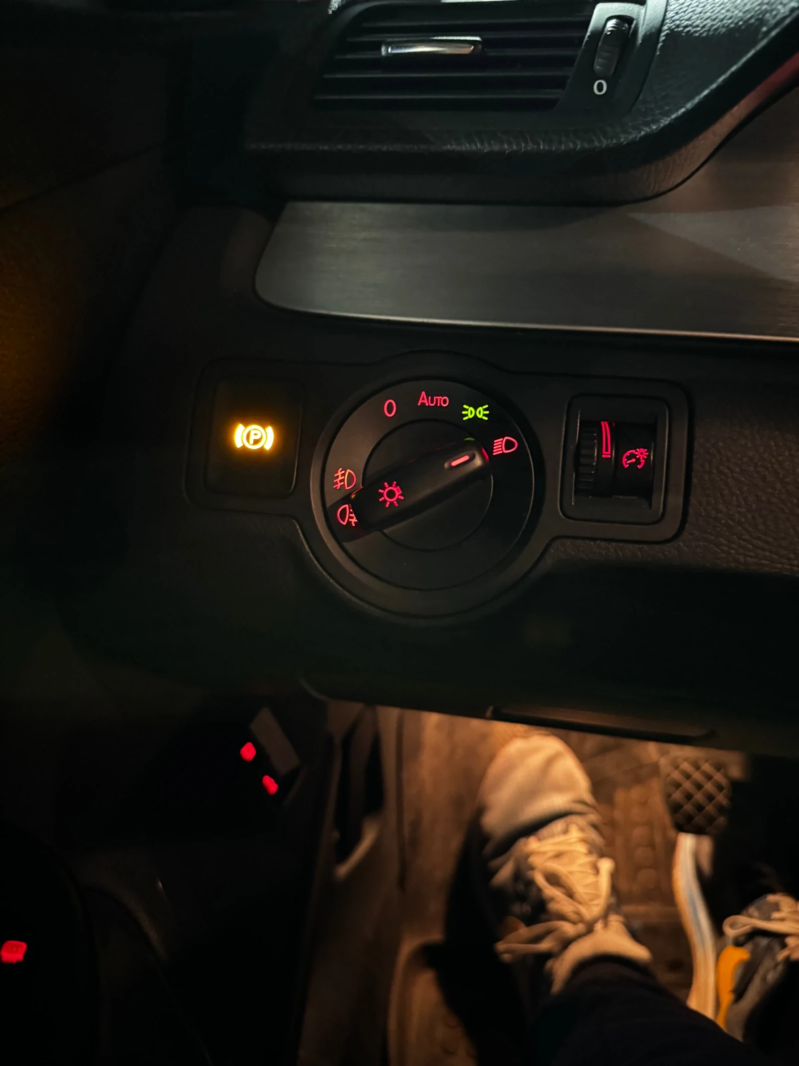 VW Passat, снимка 13 - Автомобили и джипове - 54555642