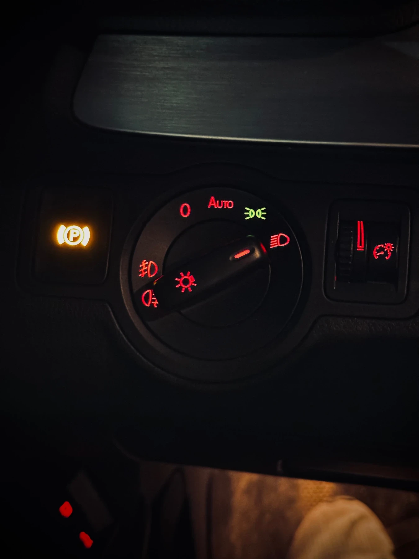 VW Passat, снимка 14 - Автомобили и джипове - 54555642