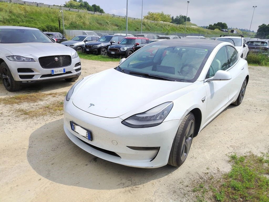 Tesla Model 3 LONG RANGE AWD