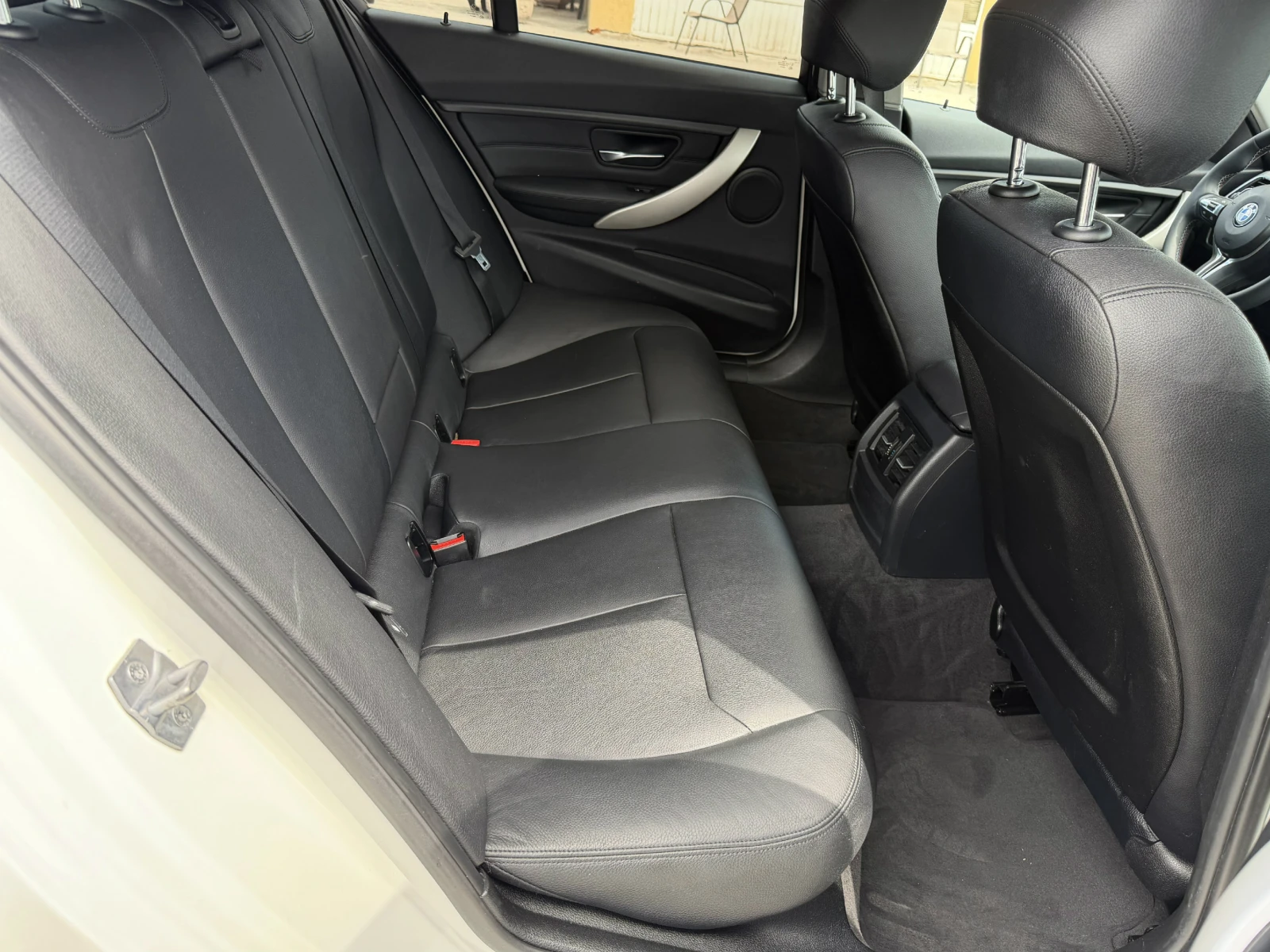 BMW 320 /M performance/, снимка 12 - Автомобили и джипове - 54777313