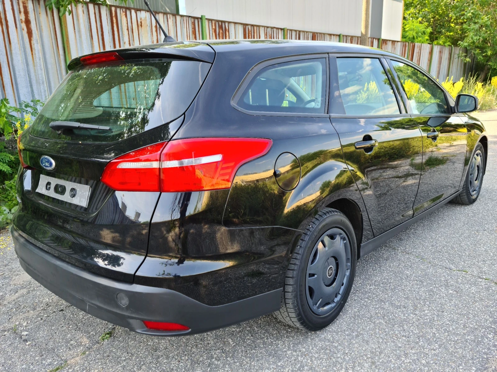 Ford Focus 1, 6i става на газ 