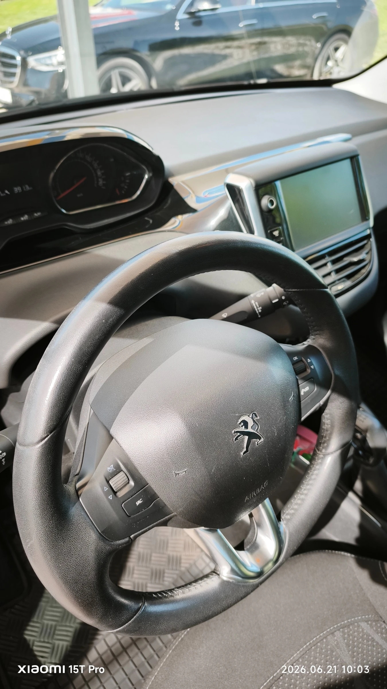 Peugeot 208, снимка 9 - Автомобили и джипове - 54986358