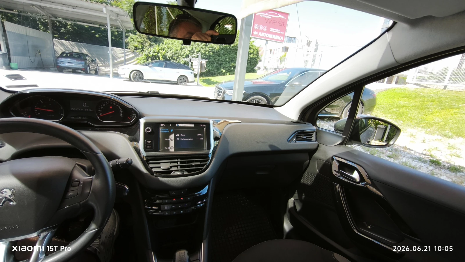 Peugeot 208, снимка 13 - Автомобили и джипове - 54986358