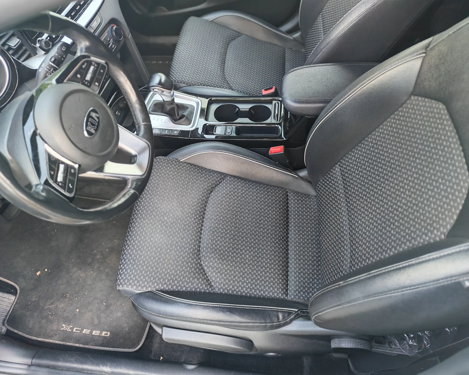 Kia XCeed 1, 6 Plug-in-Hybrid PHEV, снимка 12 - Автомобили и джипове - 54990463