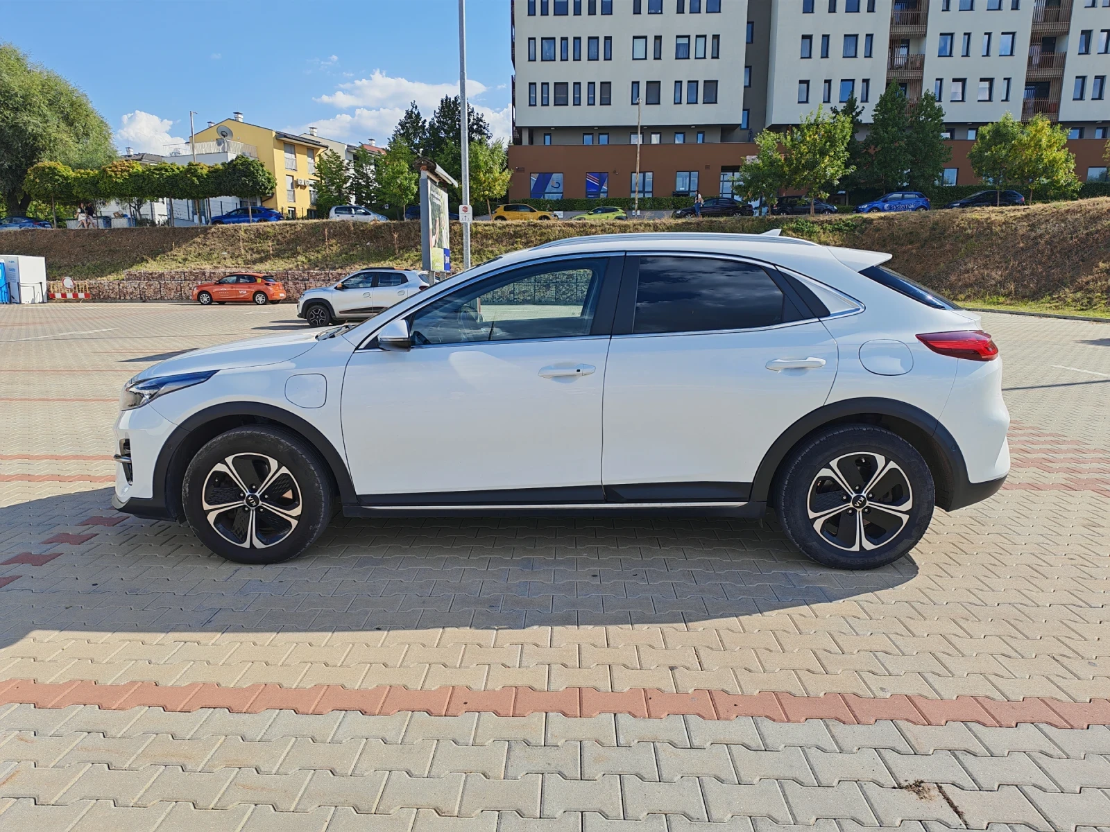 Kia XCeed 1, 6 Plug-in-Hybrid PHEV, снимка 8 - Автомобили и джипове - 55944657