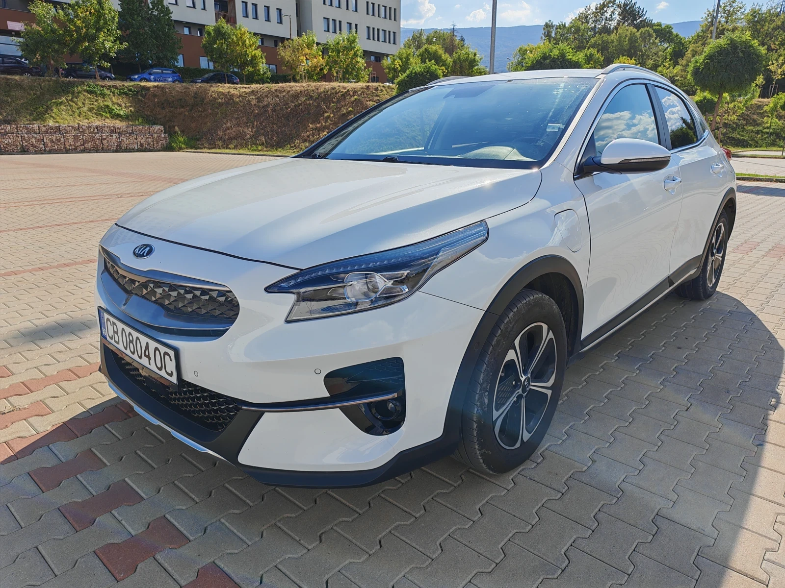 Kia XCeed 1, 6 Plug-in-Hybrid PHEV, снимка 2 - Автомобили и джипове - 55944657
