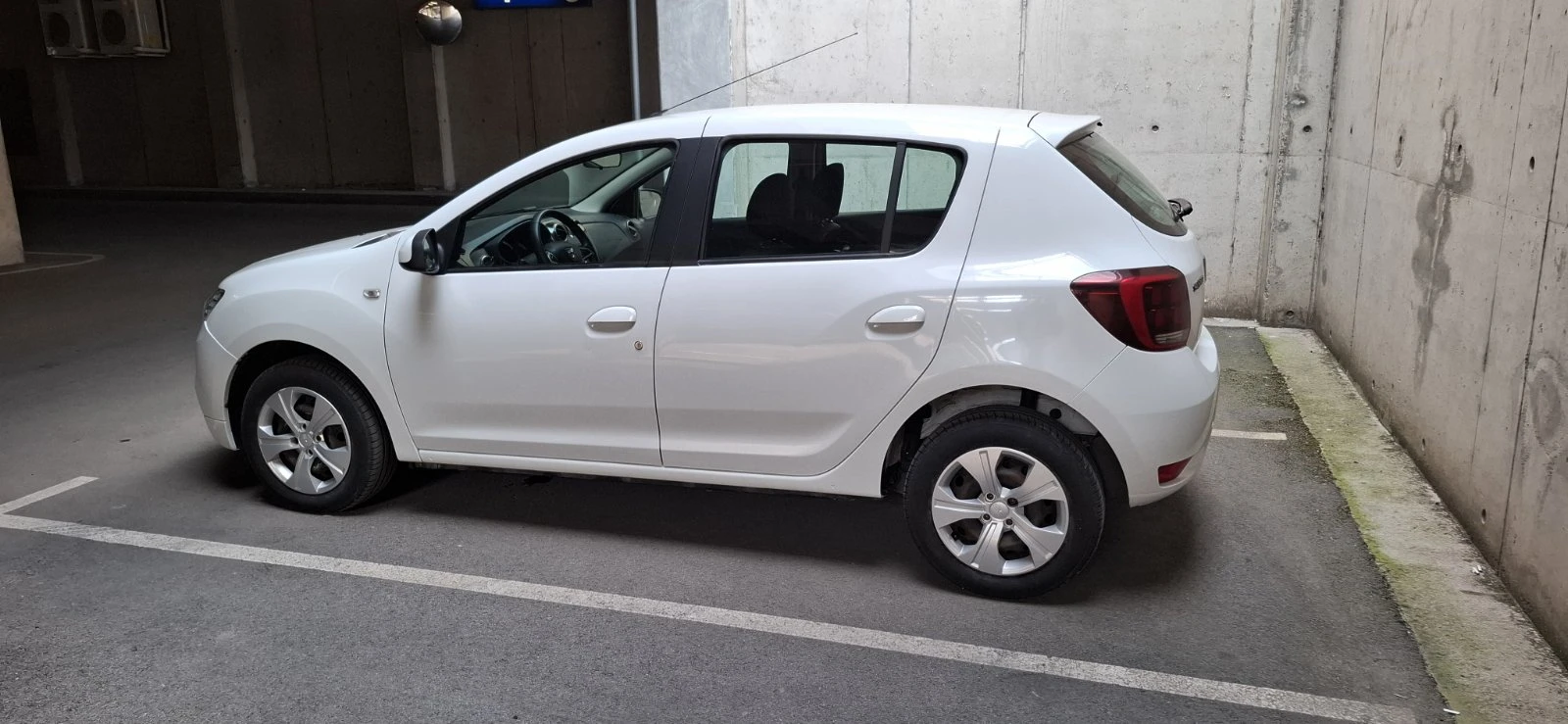 Dacia Sandero 1.5 dCi Ambiance S&S EU6b, снимка 2 - Автомобили и джипове - 55082238