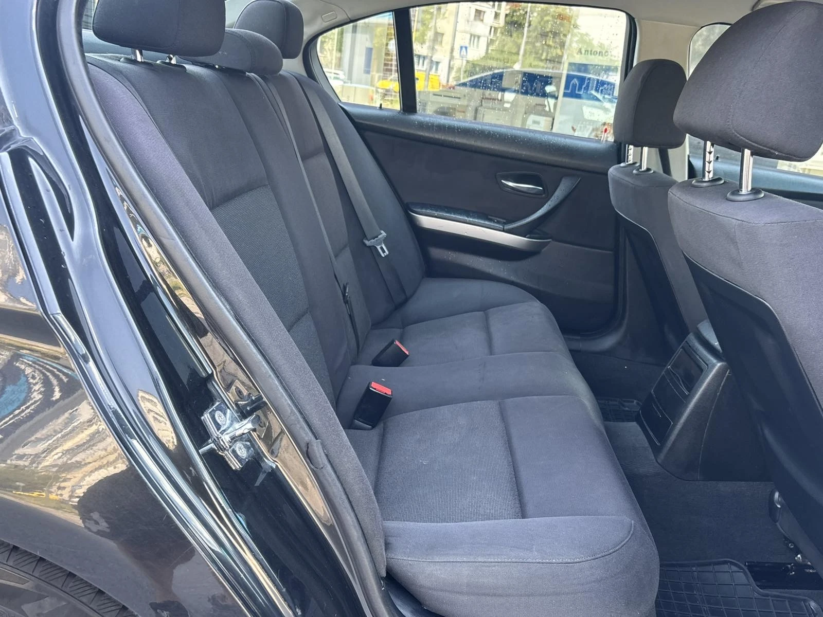 BMW 320, снимка 9 - Автомобили и джипове - 55529235