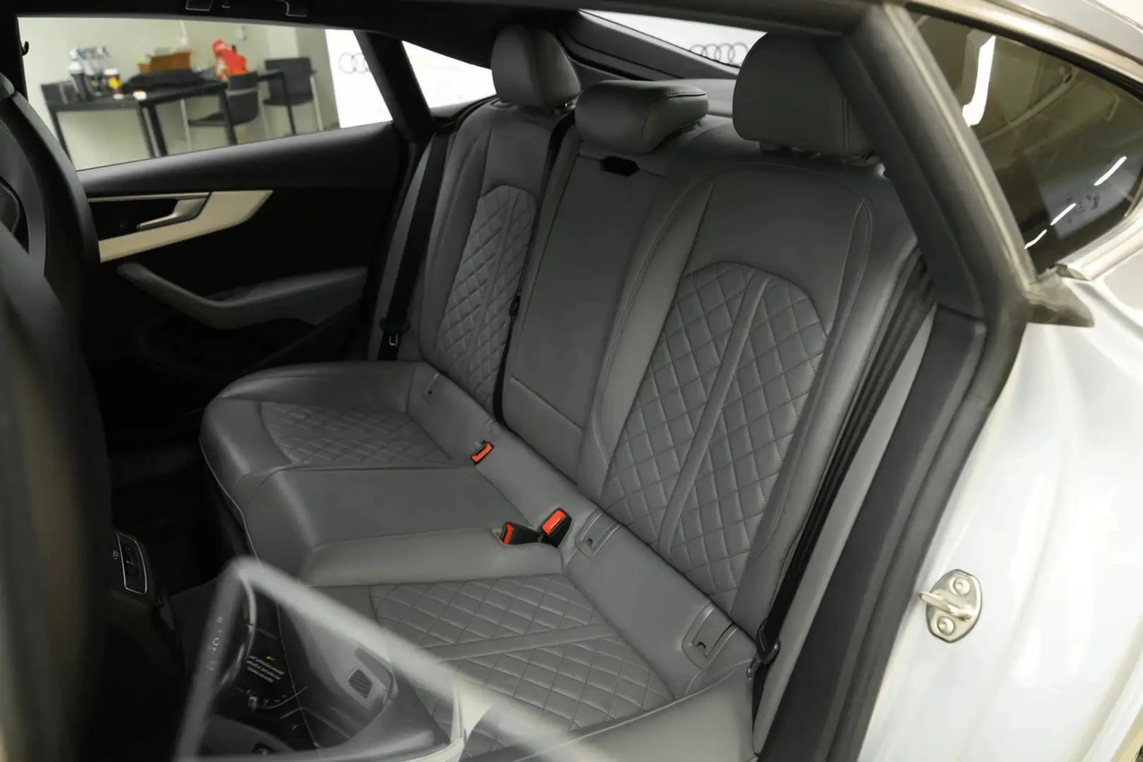 Audi S5 SPORTBACK TECHNIK ЦЕНА ДО БЪЛГАРИЯ АВТОКРЕДИТ, снимка 16 - Автомобили и джипове - 55927762