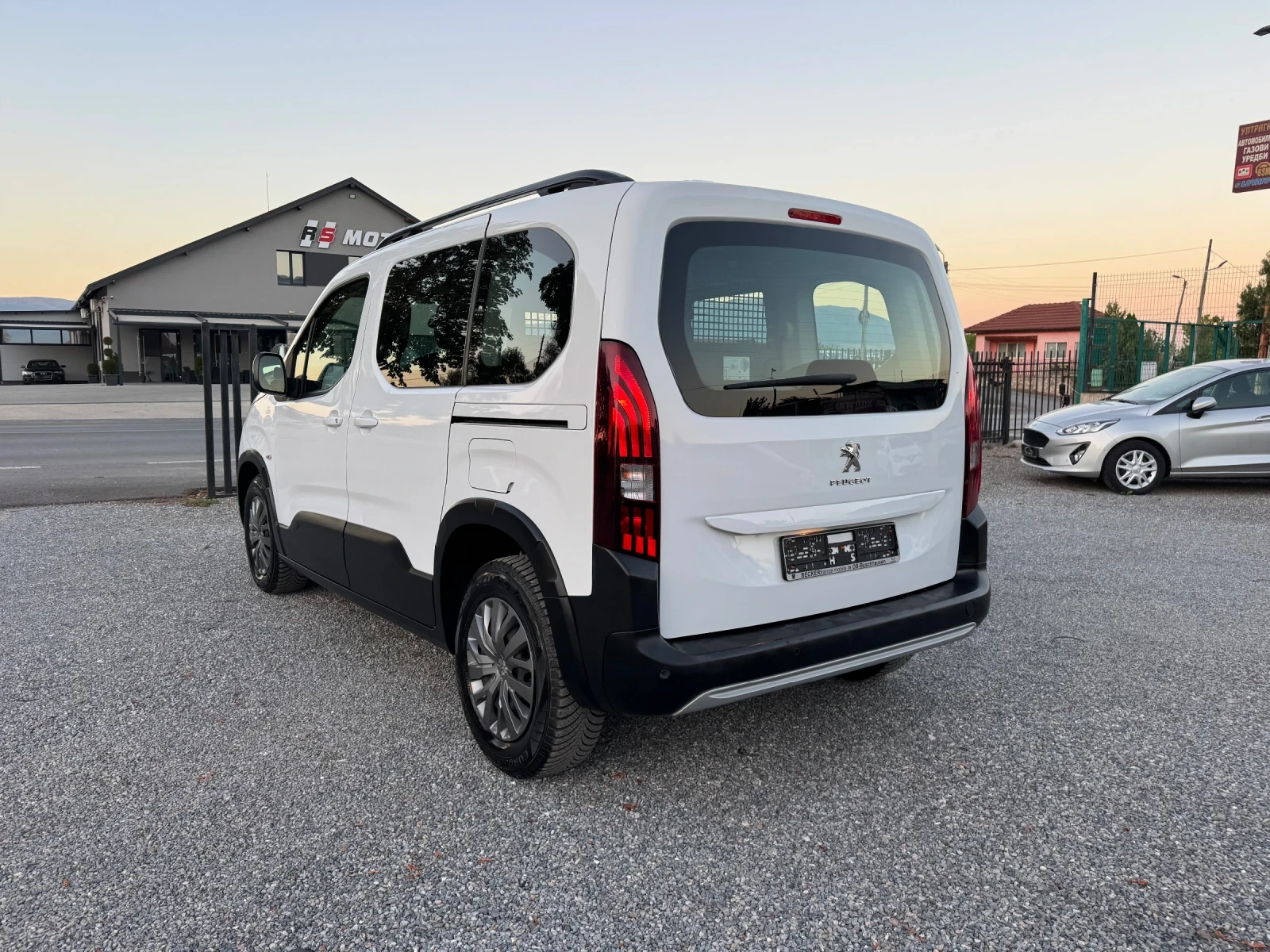 Peugeot Rifter 1.5d N1 L1 5seats!! ALLURE NAVI!! , снимка 5 - Автомобили и джипове - 56011447