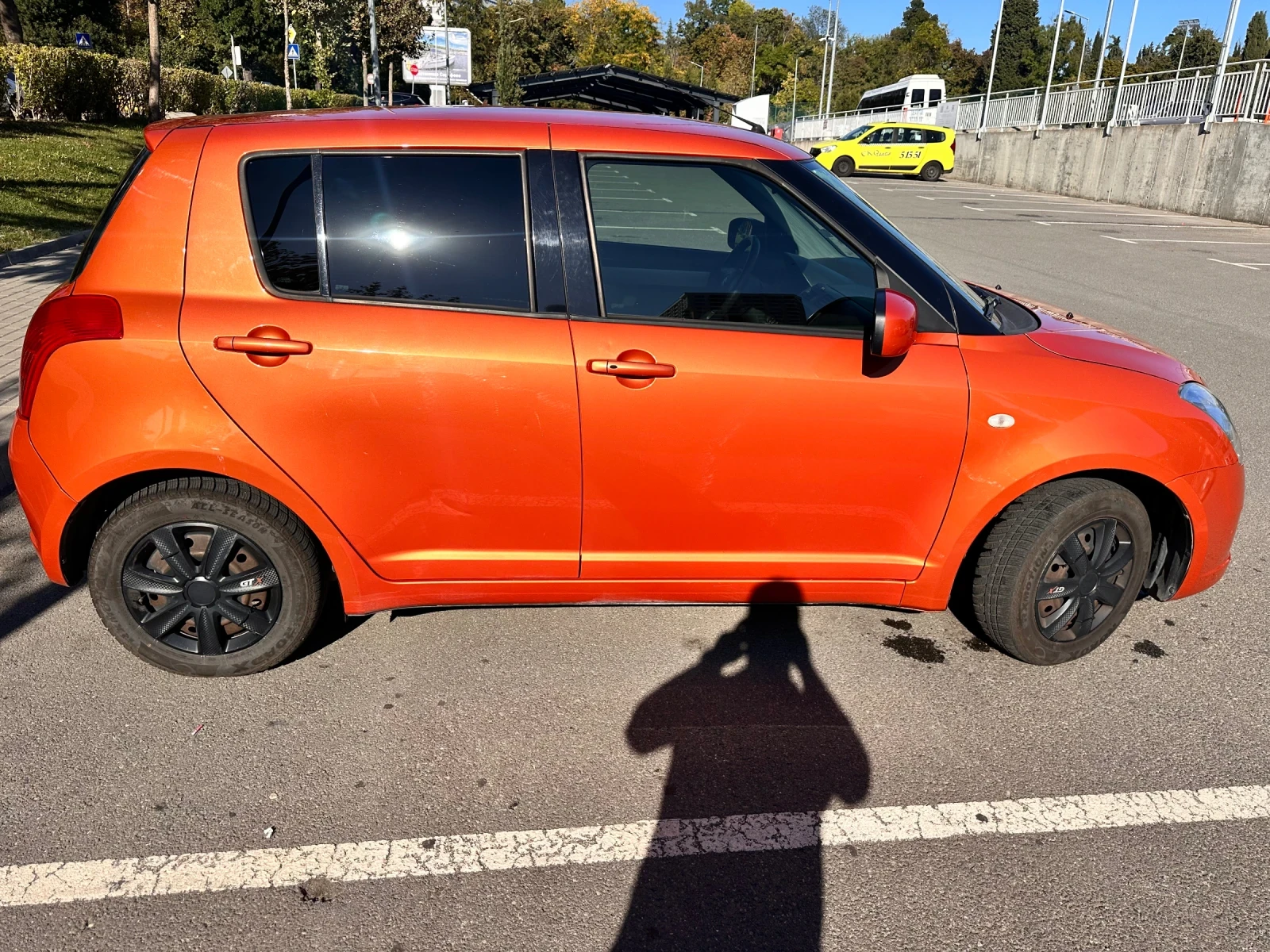 Suzuki Swift, снимка 4 - Автомобили и джипове - 56400617