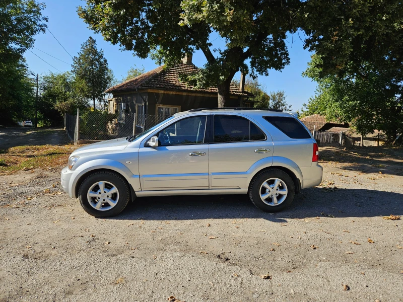 Kia Sorento 2.5 CRDI, снимка 6 - Автомобили и джипове - 47377582