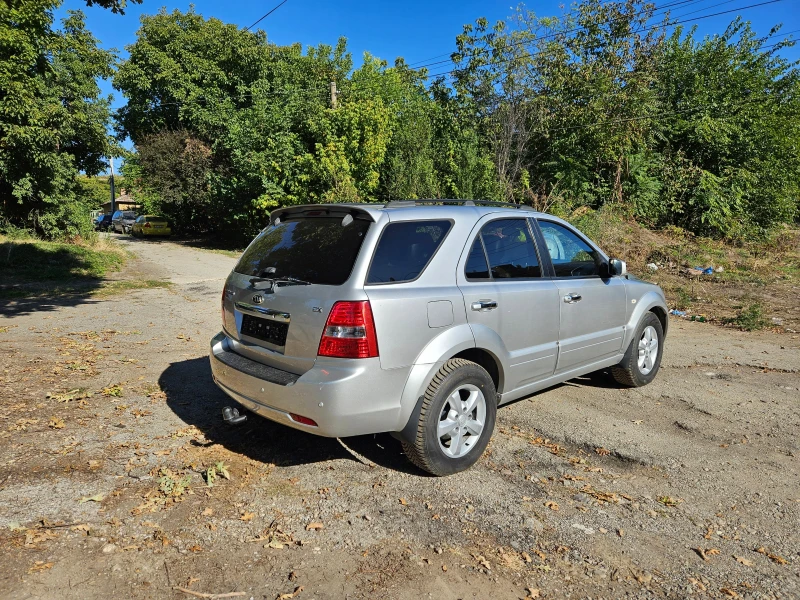 Kia Sorento 2.5 CRDI, снимка 4 - Автомобили и джипове - 47377582