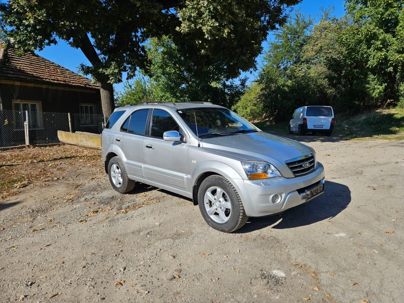 Kia Sorento 2.5 CRDI, снимка 3 - Автомобили и джипове - 47377582