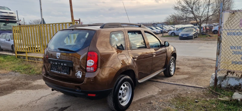 Dacia Duster 1.6 БЕНЗИН 105кс, снимка 5 - Автомобили и джипове - 48156054