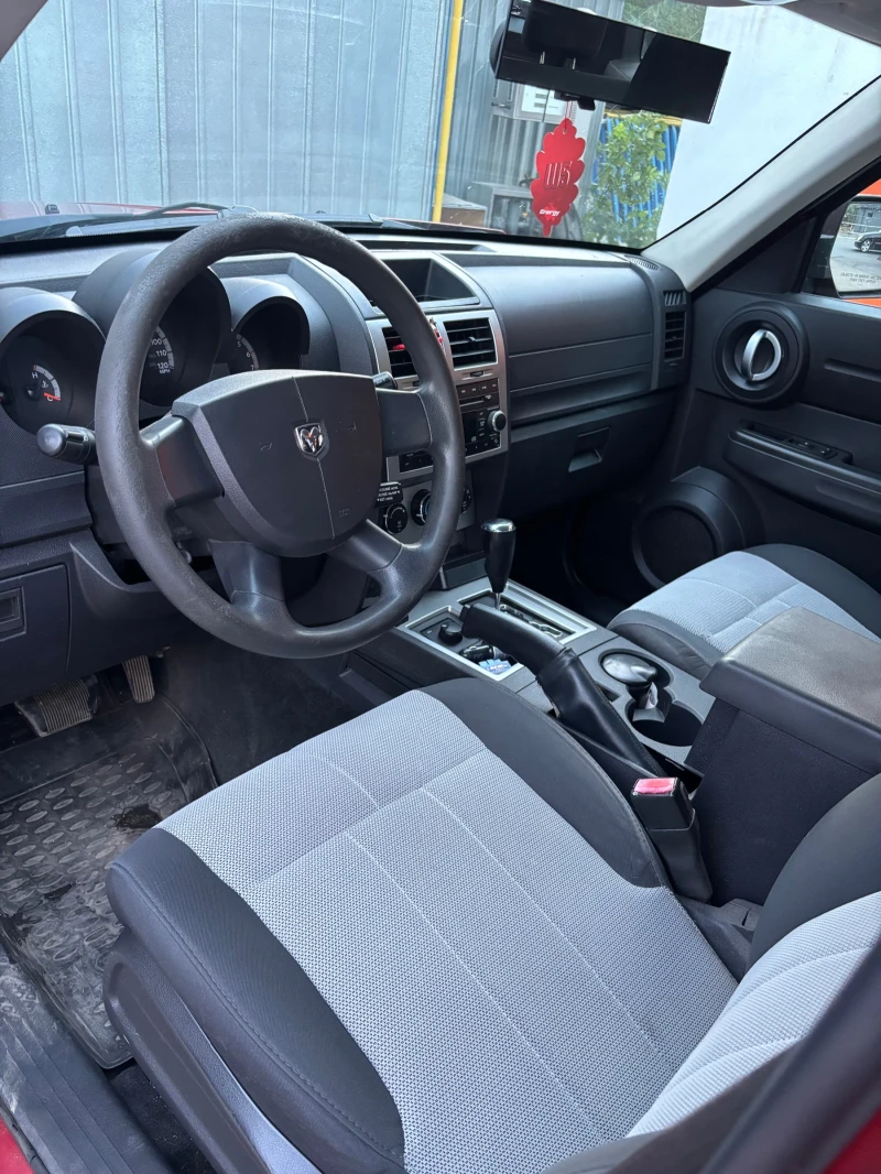 Dodge Nitro 3.7i 4х4 газова уредба!, снимка 9 - Автомобили и джипове - 51122084