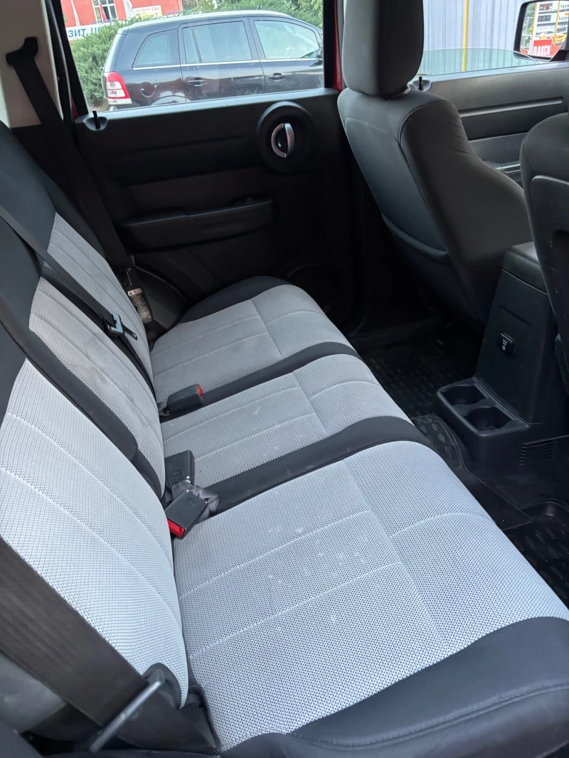 Dodge Nitro 3.7i 4х4 газова уредба!, снимка 11 - Автомобили и джипове - 51122084