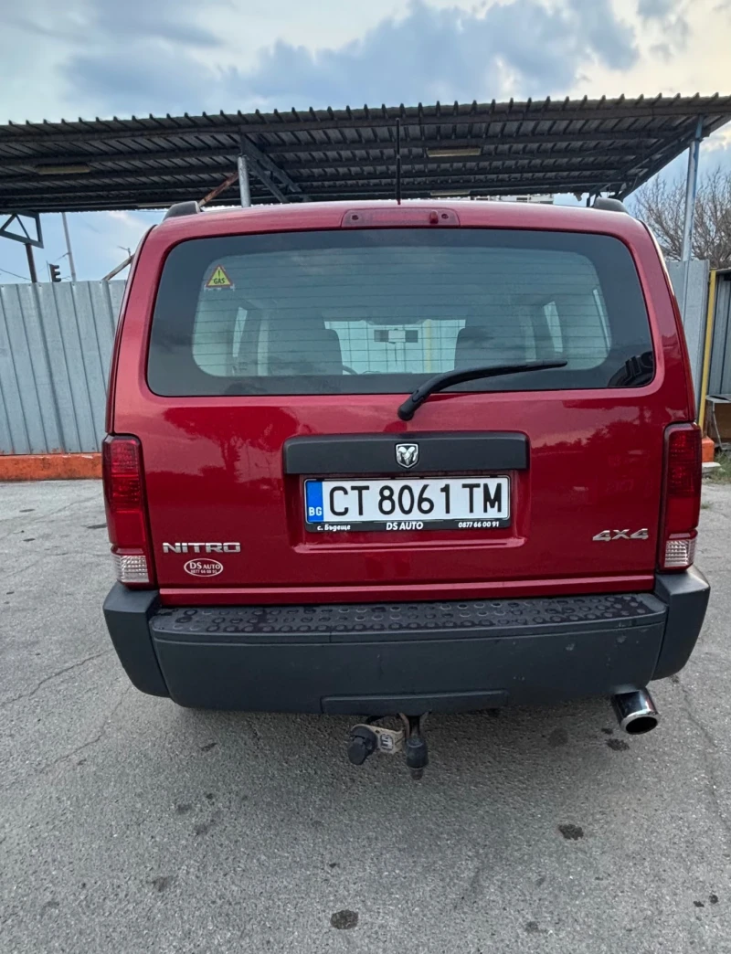 Dodge Nitro 3.7i 4х4 газова уредба!, снимка 8 - Автомобили и джипове - 51122084