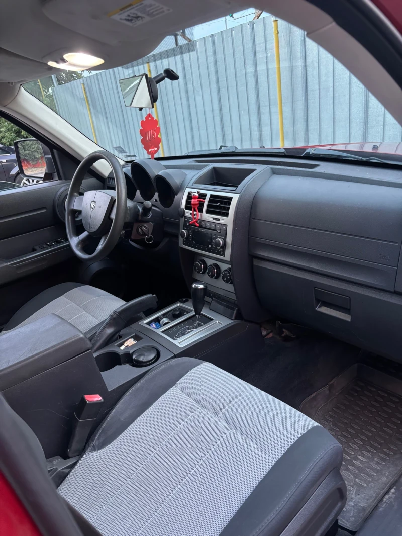 Dodge Nitro 3.7i 4х4 газова уредба!, снимка 10 - Автомобили и джипове - 51122084