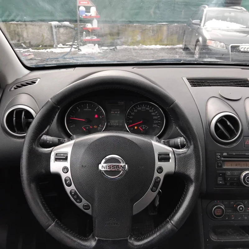 Nissan Qashqai 2.0DCI 4x4 7-местен, снимка 12 - Автомобили и джипове - 53592295