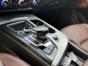 Audi Q7 4 MATIC * АвтоКредит(ЦЕНА ДО БГ), снимка 13 - Автомобили и джипове - 53650856