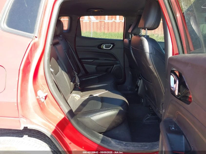 Jeep Compass (RED) EDITION 4X4/ДИСТРОНИК/КОЖА/ПОДГРЕВИ - изображение 10