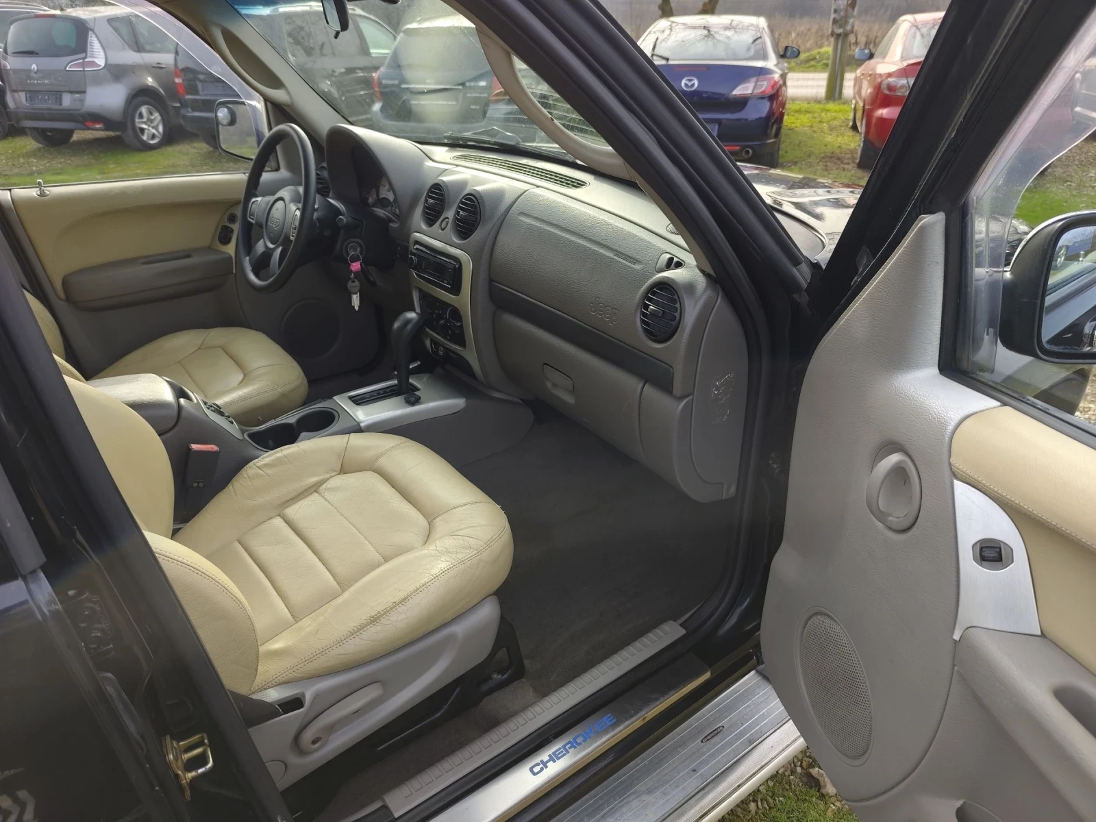 Jeep Cherokee 3.7i V6 GAS Limited | Mobile.bg � ����������� 10