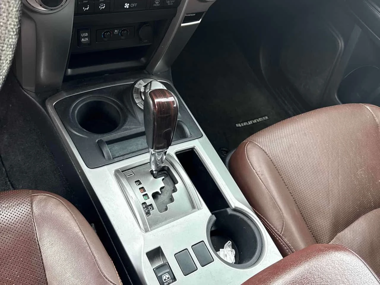 Toyota 4runner * SR5 * PANO* KEYLESS* ПОДГРЕВ* , снимка 17 - Автомобили и джипове - 54260787