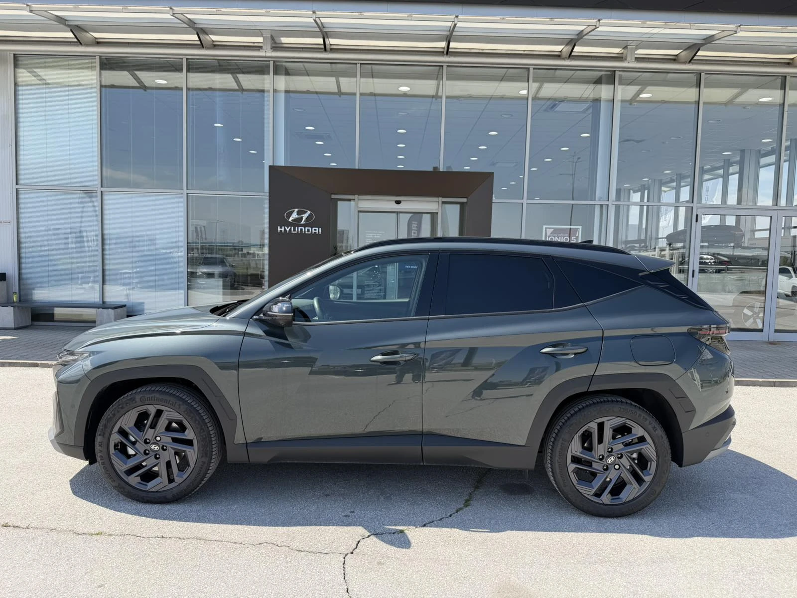 Hyundai Tucson LUXURY 20th ANIVERSARY, снимка 2 - Автомобили и джипове - 54331635