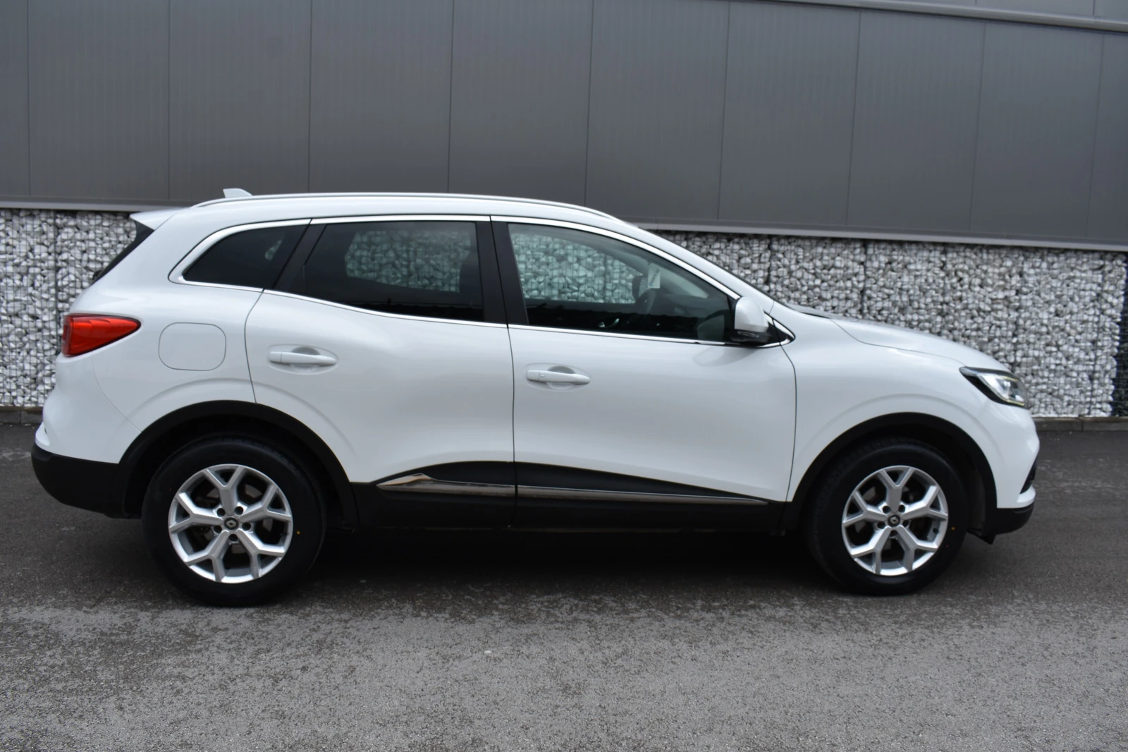 Renault Kadjar 1.5dci/115kc= FACELIFT= AUTOMAT= 112x.km.= УНИКАТ, снимка 7 - Автомобили и джипове - 54380187