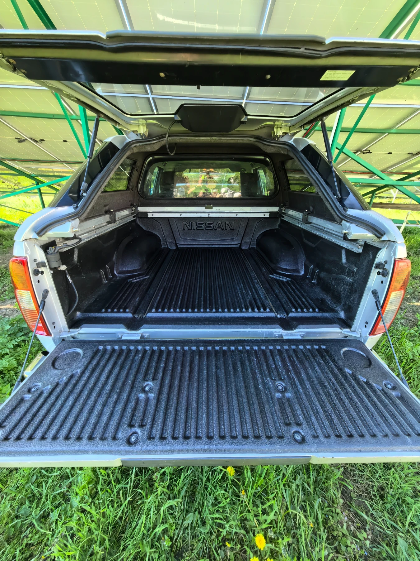 Nissan Navara УНИКАТ 135хкм.РЕАЛНИ БЕЗ РЪЖДА , снимка 10 - Автомобили и джипове - 54424203