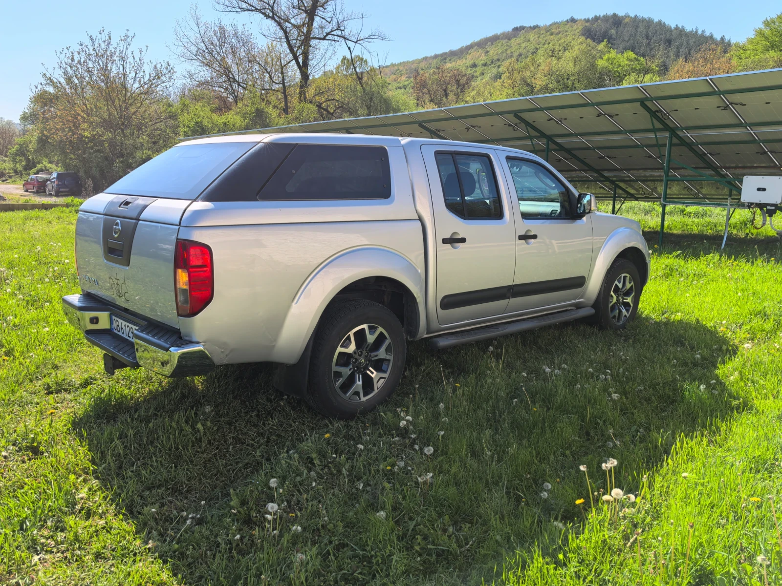 Nissan Navara УНИКАТ 135хкм.РЕАЛНИ БЕЗ РЪЖДА , снимка 2 - Автомобили и джипове - 54424203