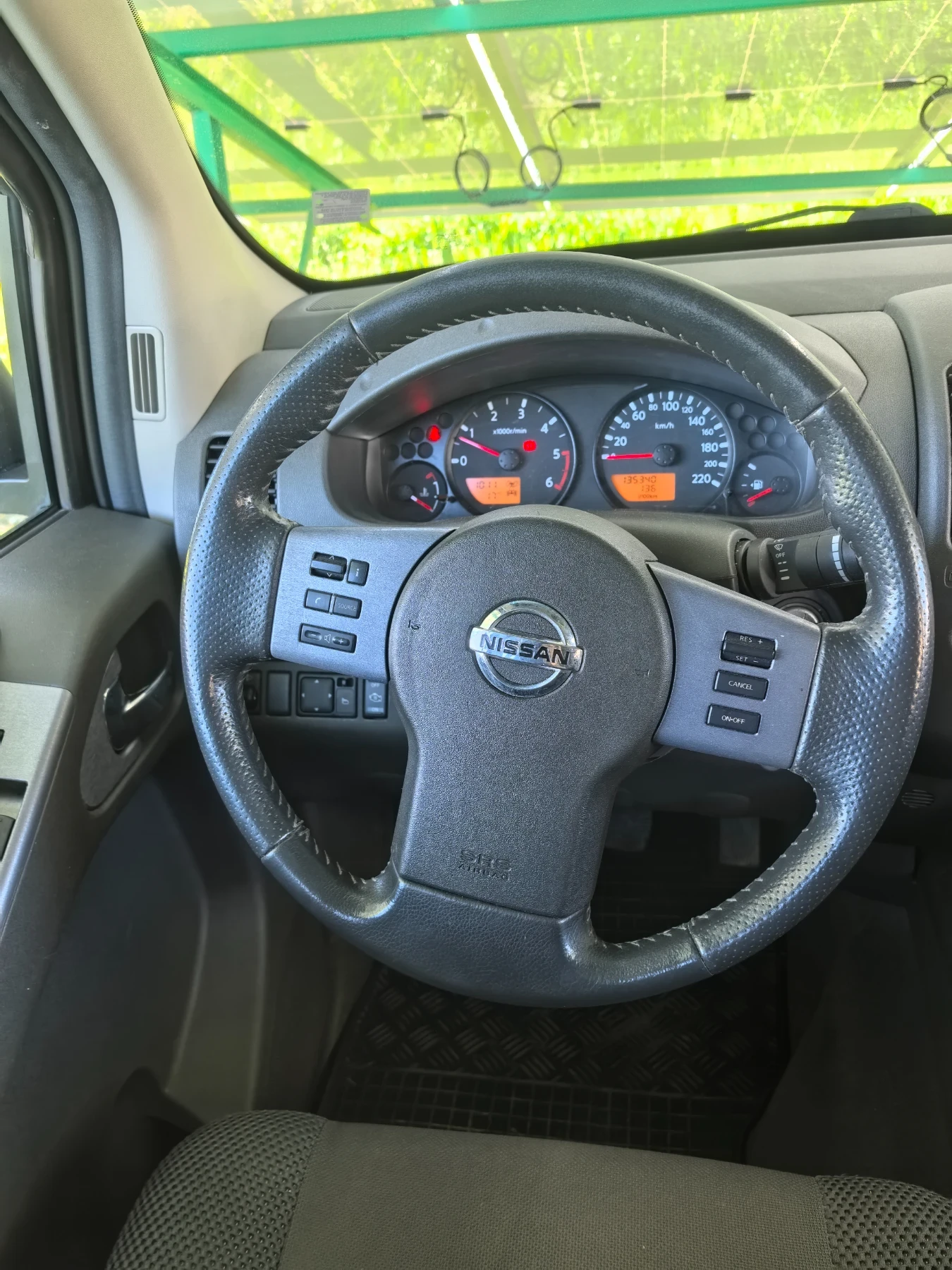 Nissan Navara УНИКАТ 135хкм.РЕАЛНИ БЕЗ РЪЖДА , снимка 12 - Автомобили и джипове - 54424203