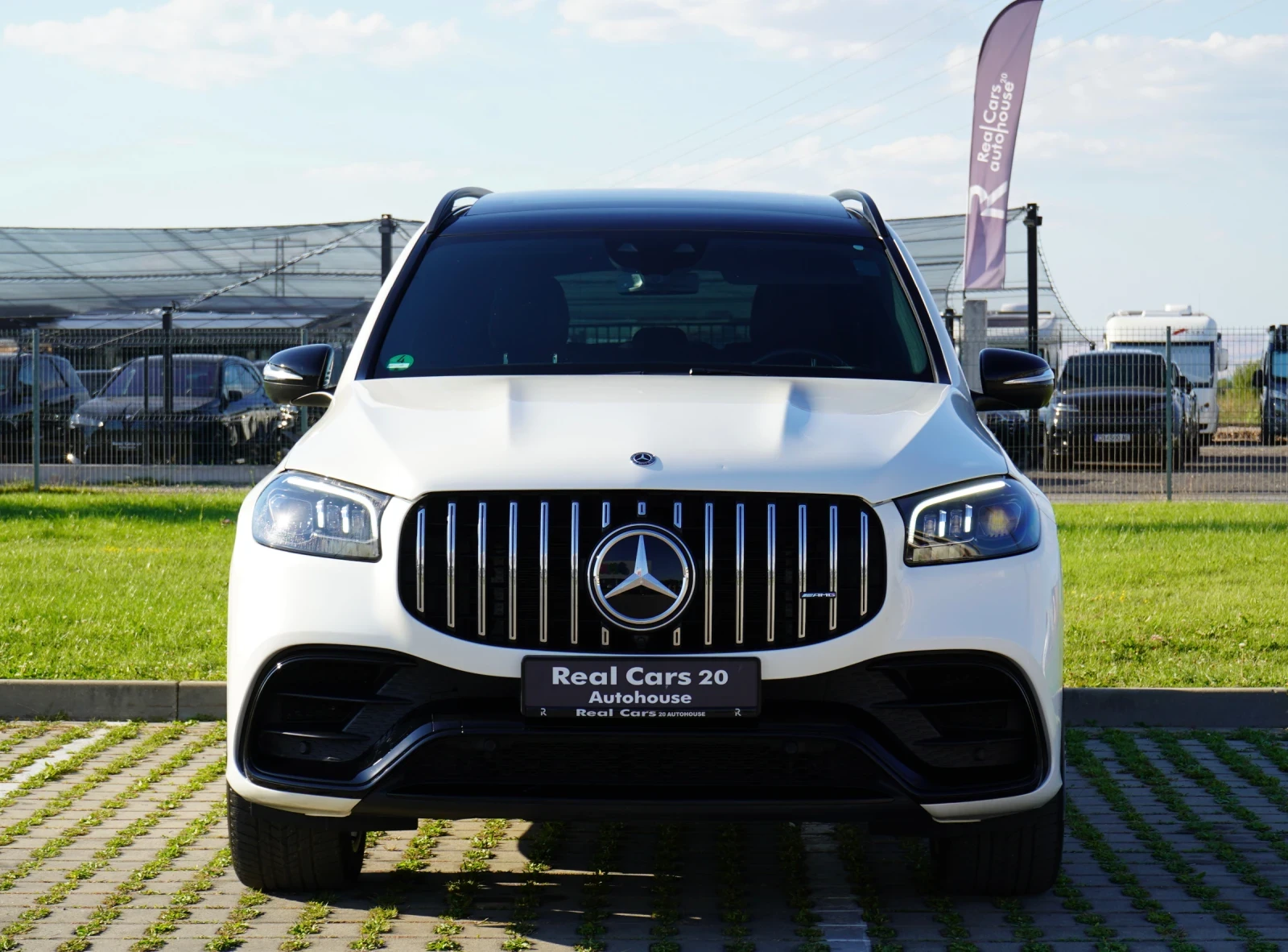 Mercedes-Benz GLS 63 AMG 4М+ * PANO* BURMESTER* HEAD UP* KEYLESS* 360, снимка 2 - Автомобили и джипове - 56119374