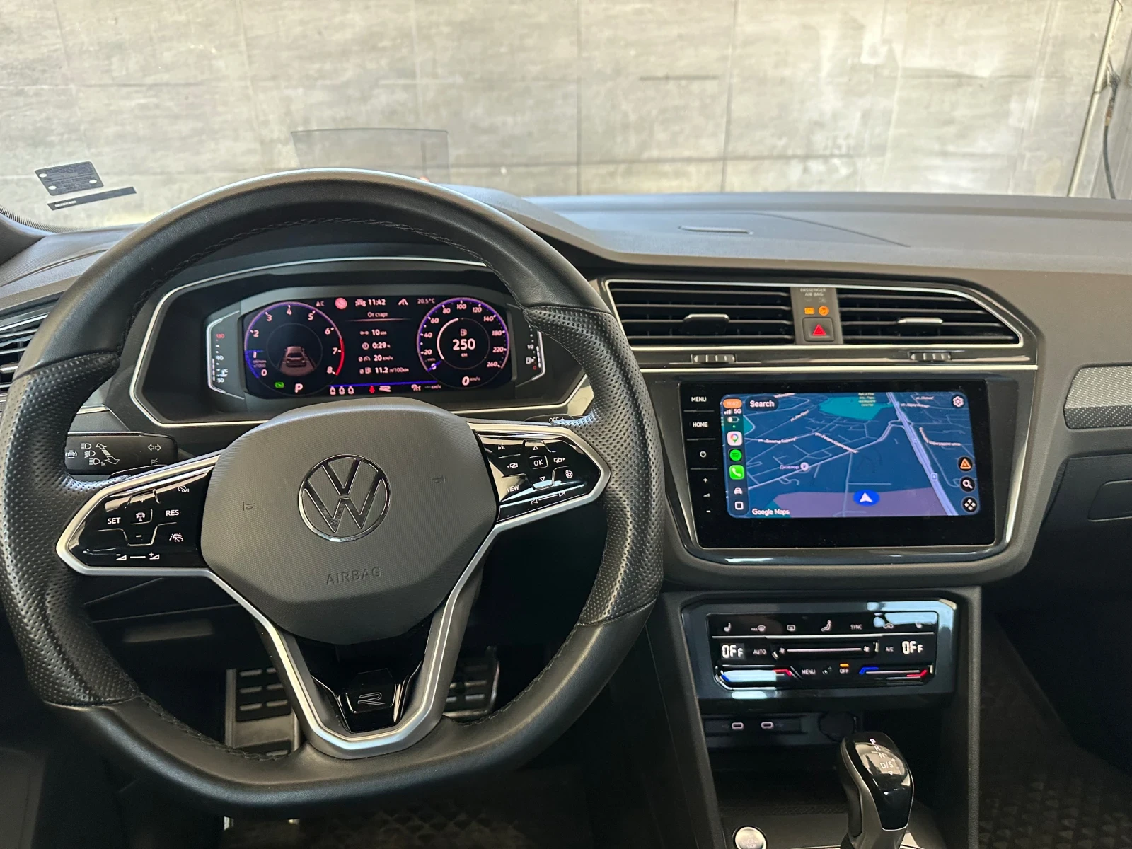 VW Tiguan 2.0 TSI  190кс 4x4 R line , снимка 8 - Автомобили и джипове - 56152804