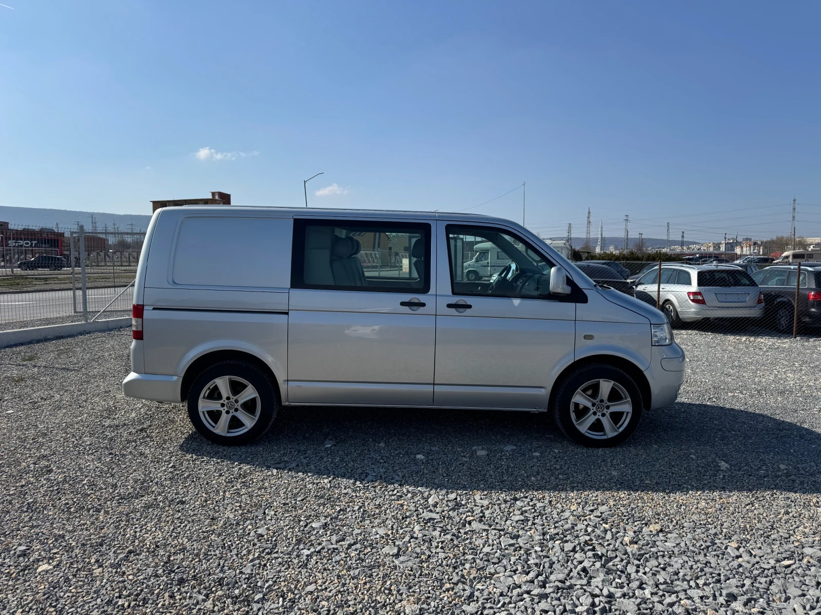 VW Transporter 2.5TDI 131hp УНИКАТ, снимка 3 - Бусове и автобуси - 53870564