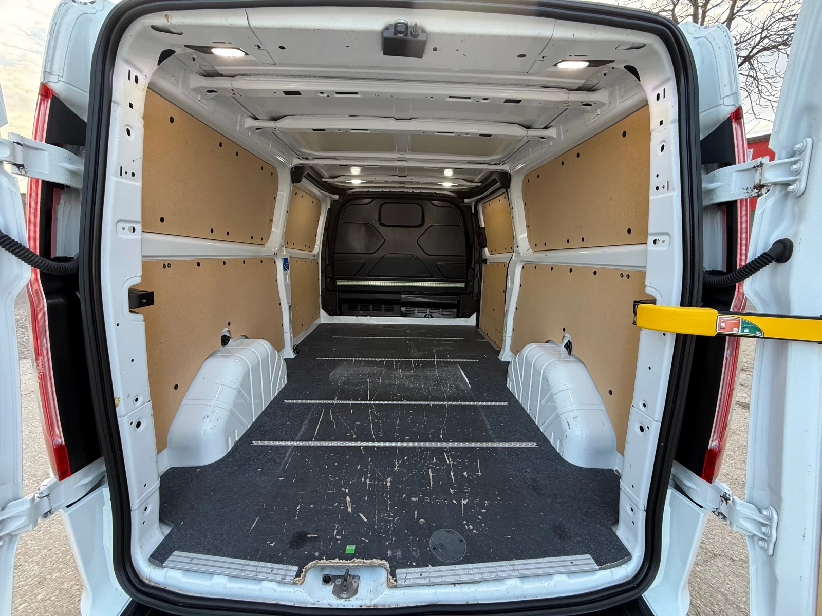 Ford Transit 2.0 TDCI ЕВРО 6, снимка 13 - Бусове и автобуси - 53988689