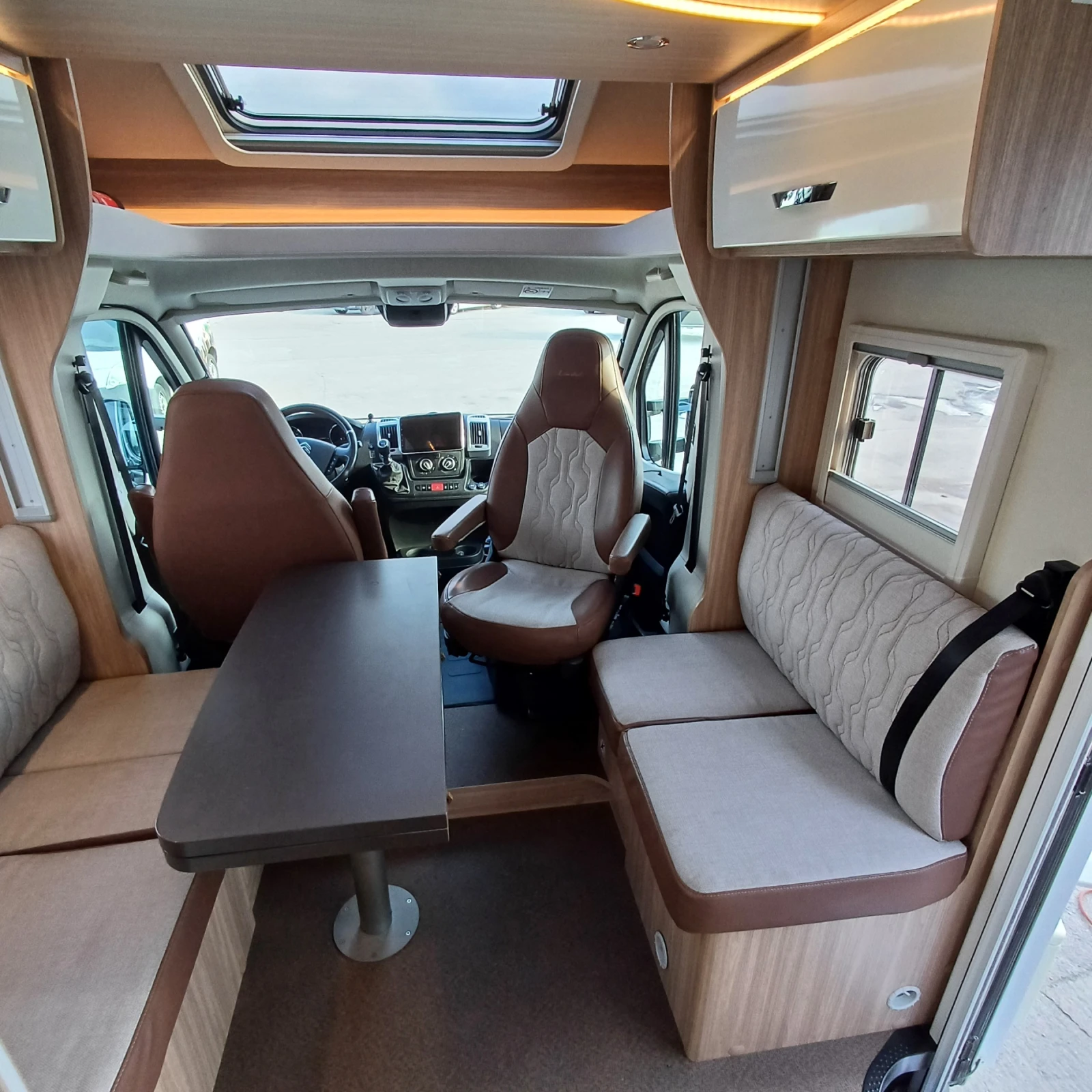 Кемпер Burstner Limited T 727 G, снимка 14 - Каравани и кемпери - 53893973