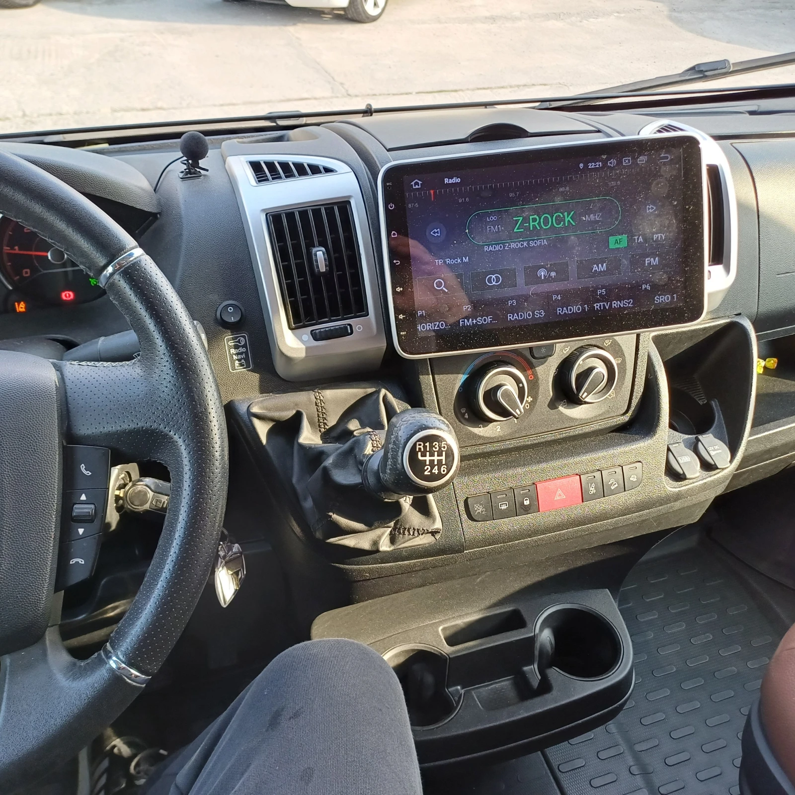 Кемпер Burstner Limited T 727 G, снимка 17 - Каравани и кемпери - 53893973