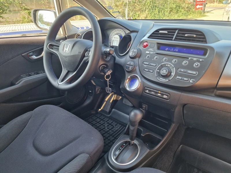 Honda Jazz 1.3-Hibrid/Авт./Лизинг, снимка 15 - Автомобили и джипове - 47288570