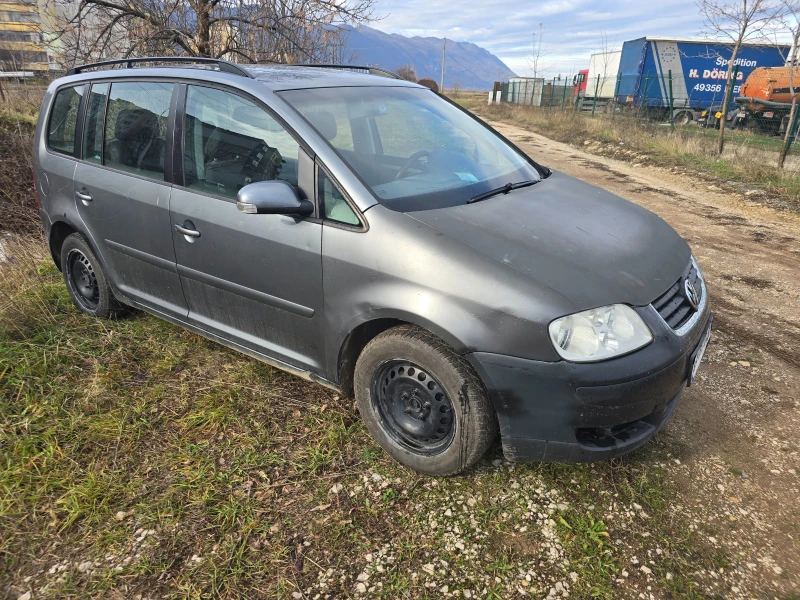 VW Touran 2.0TDI, снимка 1 - Автомобили и джипове - 48352870