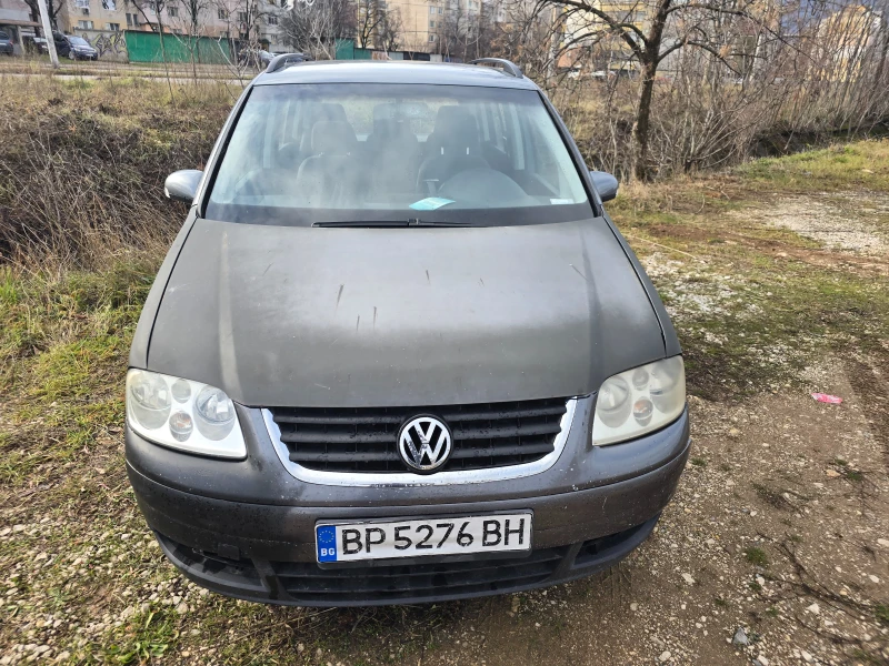 VW Touran 2.0TDI, снимка 2 - Автомобили и джипове - 48352870