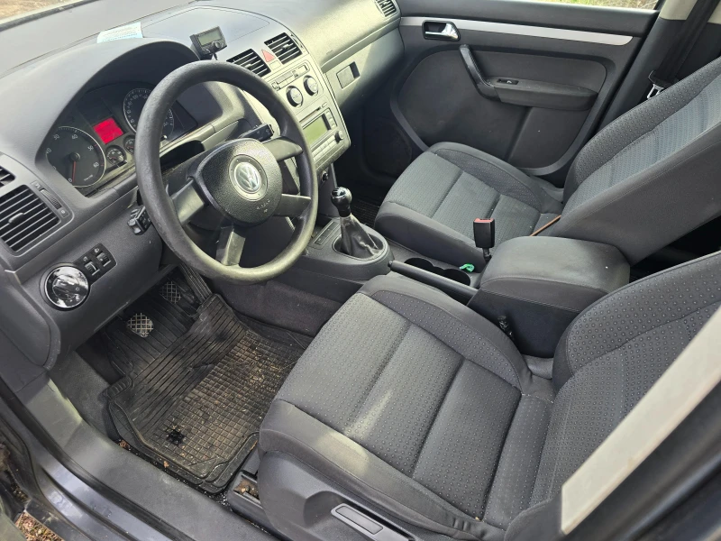 VW Touran 2.0TDI, снимка 6 - Автомобили и джипове - 48352870