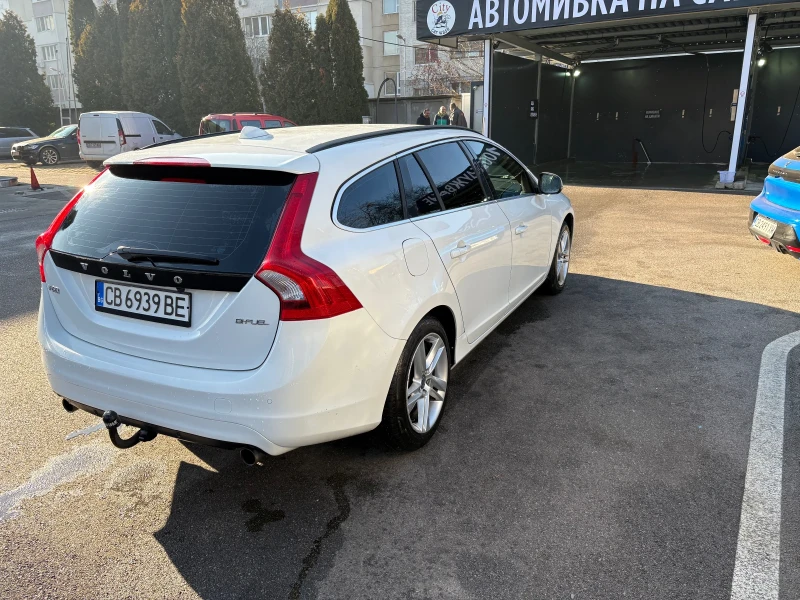 Volvo V60, снимка 5 - Автомобили и джипове - 48401563