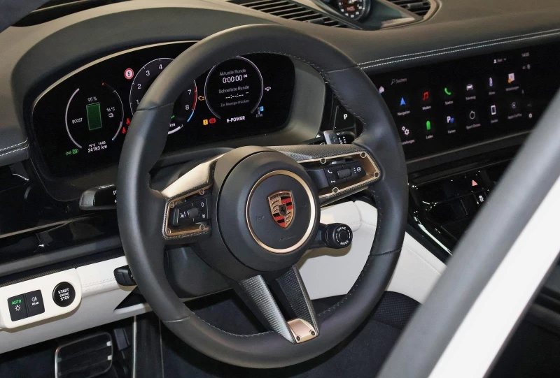 Porsche Panamera 4S E-HYBRID/FACELIFT/CARBON/SPORT DESIGN/BOSE/PANO, снимка 8 - Автомобили и джипове - 53111009