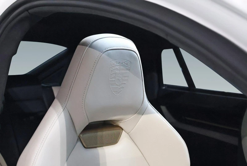 Porsche Panamera 4S E-HYBRID/FACELIFT/CARBON/SPORT DESIGN/BOSE/PANO, снимка 13 - Автомобили и джипове - 53111009