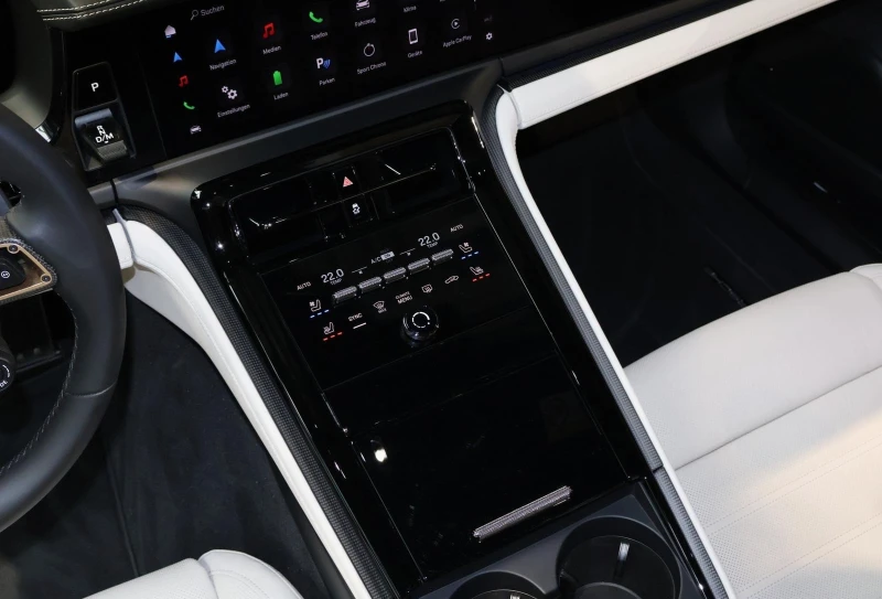 Porsche Panamera 4S E-HYBRID/FACELIFT/CARBON/SPORT DESIGN/BOSE/PANO, снимка 11 - Автомобили и джипове - 53111009