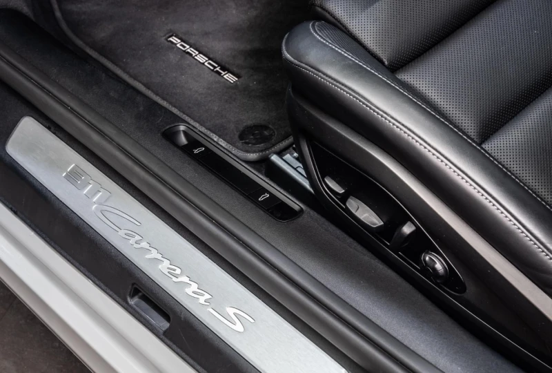 Porsche 911 992.2 CARRERA S CABRIO/SPORT CHRONO/BOSE/MATRIX/, снимка 11 - Автомобили и джипове - 53197834