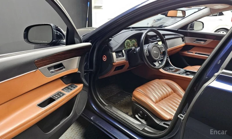 Jaguar Xf, снимка 10 - Автомобили и джипове - 53415647