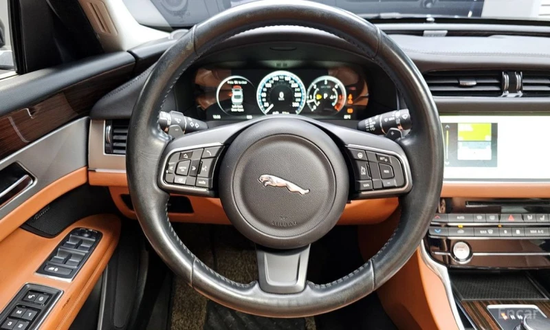 Jaguar Xf, снимка 13 - Автомобили и джипове - 53415647